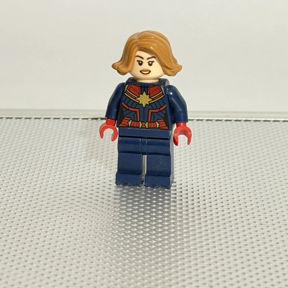LEGO Marvel Super Heroes Captain Marvel MINIFIG
